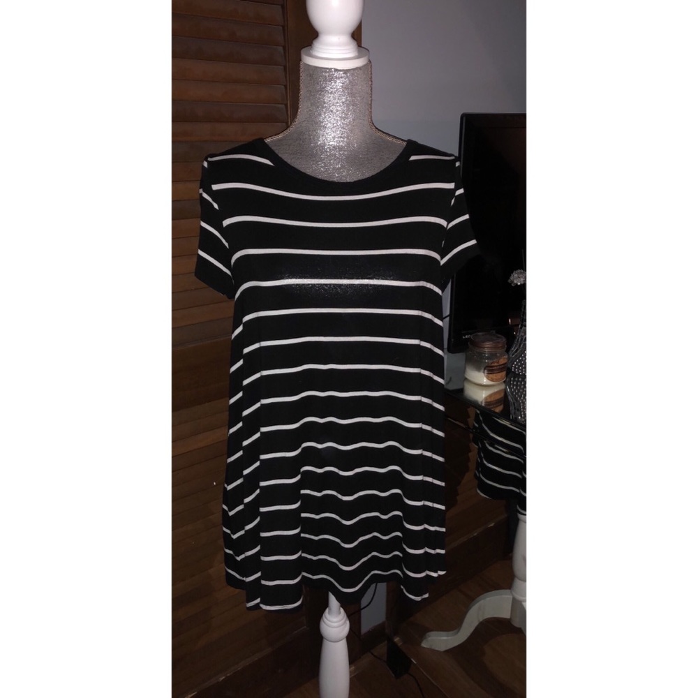 Black and White Flow Dress